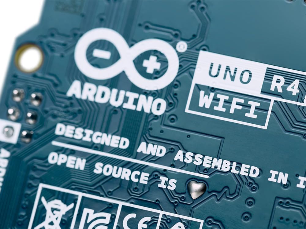 Arduino UNO R4 WiFi [ABX00087] - Renesas RA4M1 / ESP32-S3 - Wi-Fi, Bluetooth, USB-C, CAN, DAC, OP AMP, connettore Qwiic, matrice LED 12x8